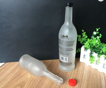 750ml glass liquor wine bottle